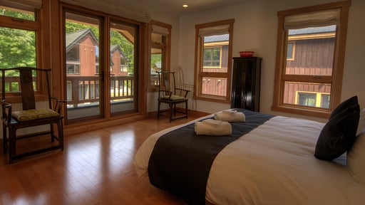 Asahi Lodge Bedroom 2