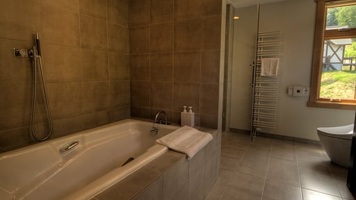 Asahi Lodge Bedroom 3