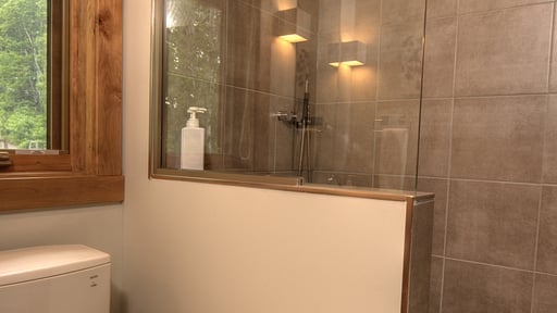 Asahi Lodge Bedroom 5