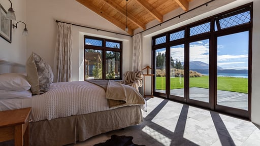 Ashley Mackenzie Villa Schlafzimmer 1