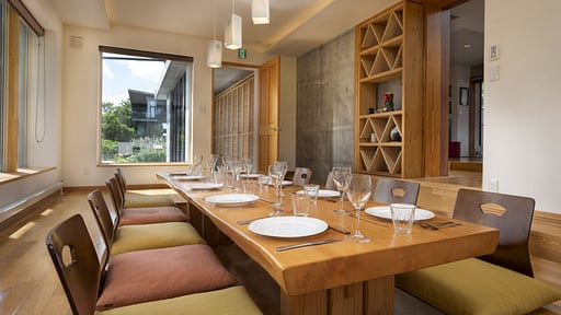 Asobidokoro Dining area