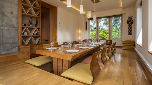 Asobidokoro Dining area