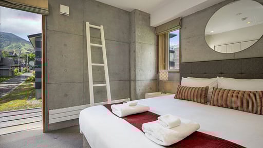 Asobidokoro Bedroom 1