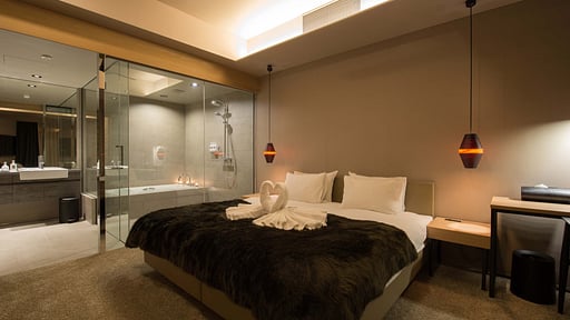 Aspect Niseko Five Bedroom Platinum Executive Suite Bedroom 1