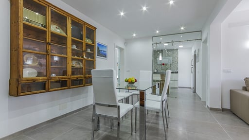 Assimetric Apartment Salle à manger