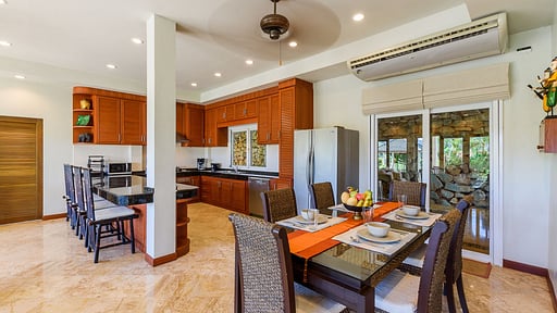 Aster Villa Dining area