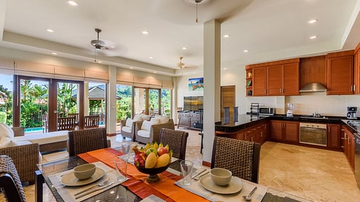 Aster Villa Dining area