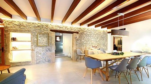 Atrium House Обеденная зона