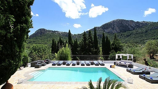 Atrium House Бассейн