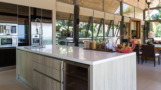 Atulya Residence Кухня