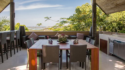 Atulya Residence Обеденная зона