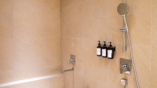 Aura Chalet Bedroom 1