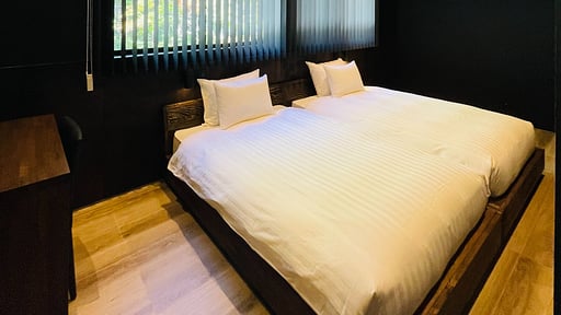 Aurora Chalet Bedroom 2