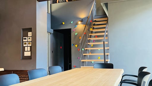 Aurora Chalet Dining area