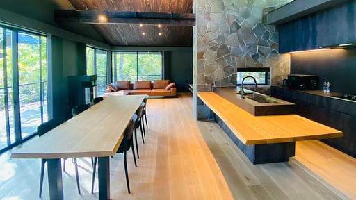 Aurora Chalet Dining area