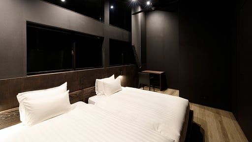 Aurora Chalet Bedroom 1