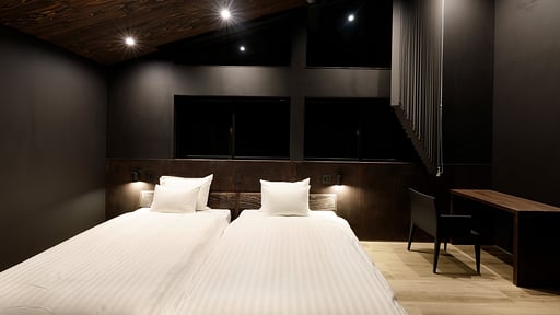 Aurora Chalet Bedroom 1