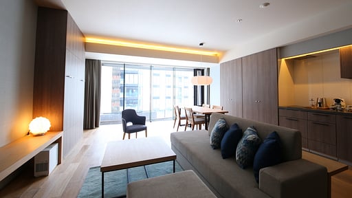 Aya Niseko 1.5 Bedroom Village View Living room