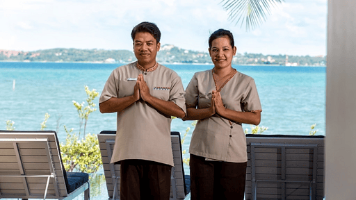 Baan Benjamart Villa staff