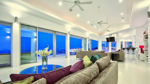 Baan Bon Khao Villa Living room