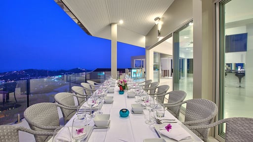 Baan Bon Khao Villa Dining area