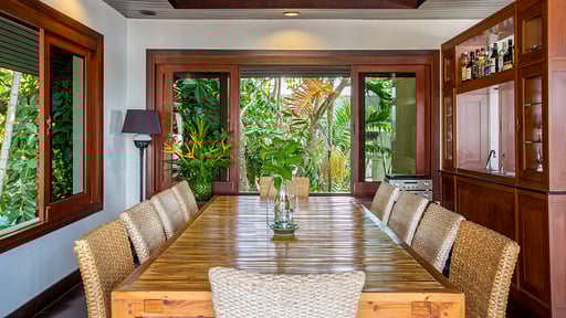 Baan Hen Kata Dining area