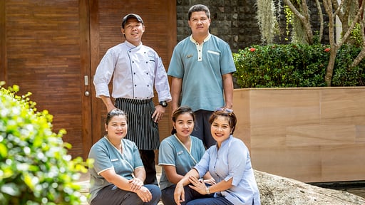 Baan Hinyai Villa staff