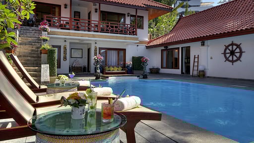 Baan Kata Keeree Swimming pool 1