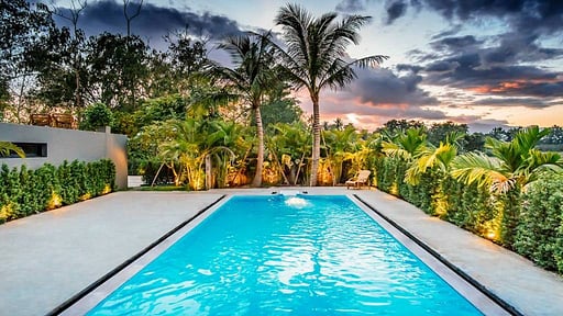 Baan Lam Yai Swimming pool