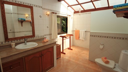 Baan Lom Talay Bedroom 1