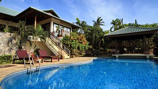 Baan Lom Talay