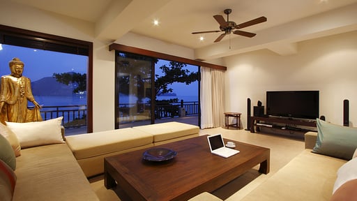 Baan Lom Talay Living room