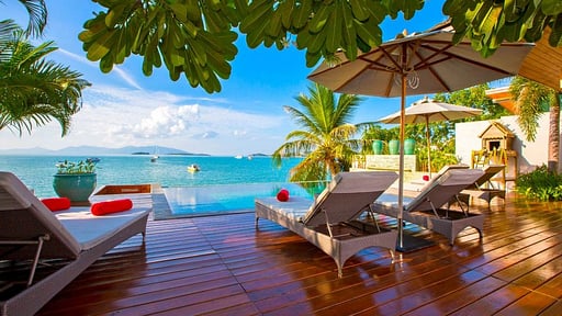 Baan Lucia Swimming pool