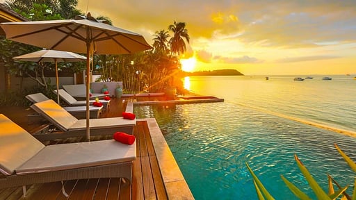 Baan Lucia Swimming pool