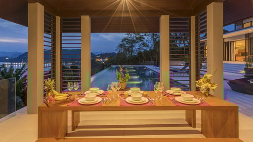 Baan Maprao Dining area