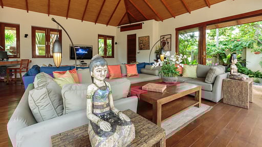 Baan Mika Living room