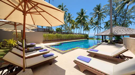 Baan Ora Chon Piscina