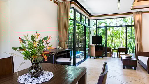 Baan Pattama Jacuzzi Villa Dining area