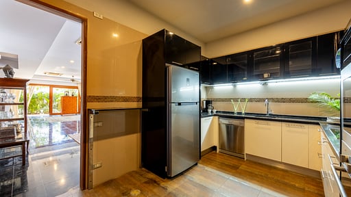 Baan Phuttarak  Villa Kitchen