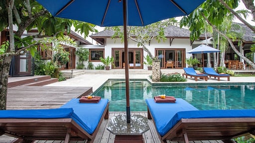 Baan Pinya Бассейн