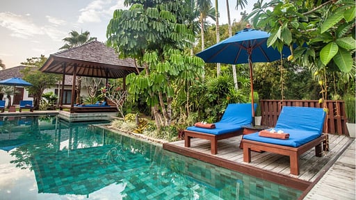 Baan Pinya Бассейн