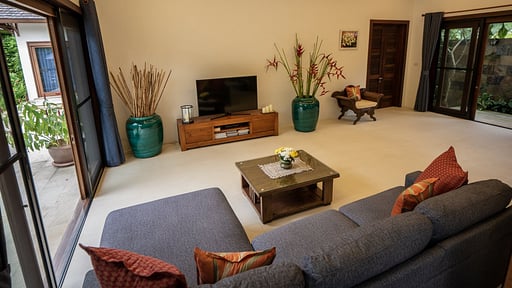 Baan Pinya Гостиная