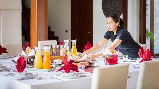 Baan Samlarn Villa staff