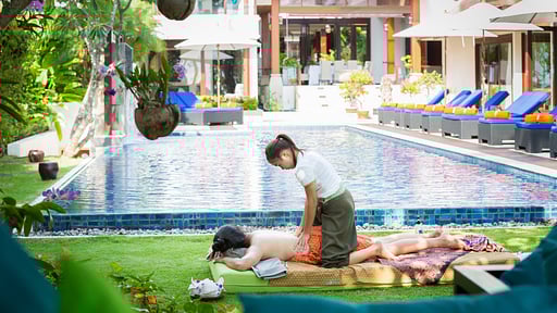 Baan Samlarn Villa staff