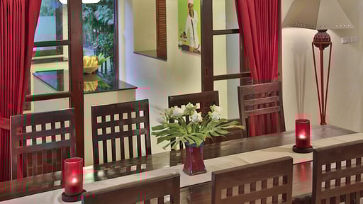 Villa Baan Tamarind Dining area