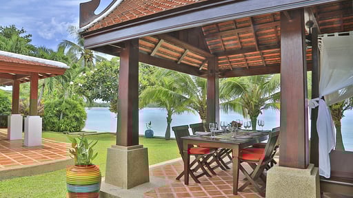 Villa Baan Tamarind Dining area