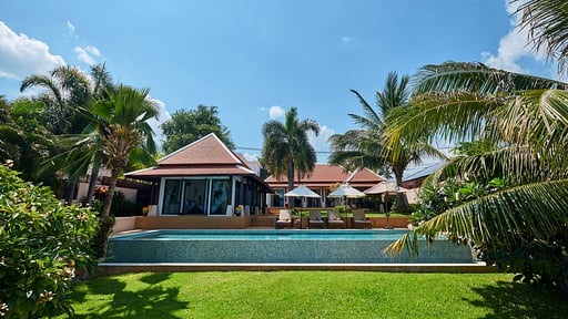 Bacaya Villa Swimming pool