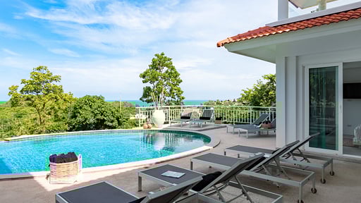 Balinese Grand View 4 Swimming pool