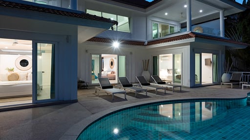 Balinese Grand View 4 Swimming pool