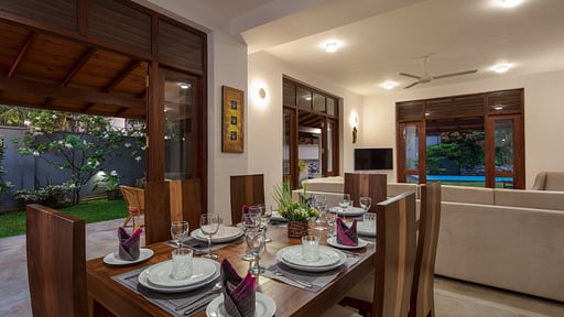 Ballarat Luxury Villa Dining area 